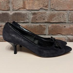 Donald J Pliner Navy heels